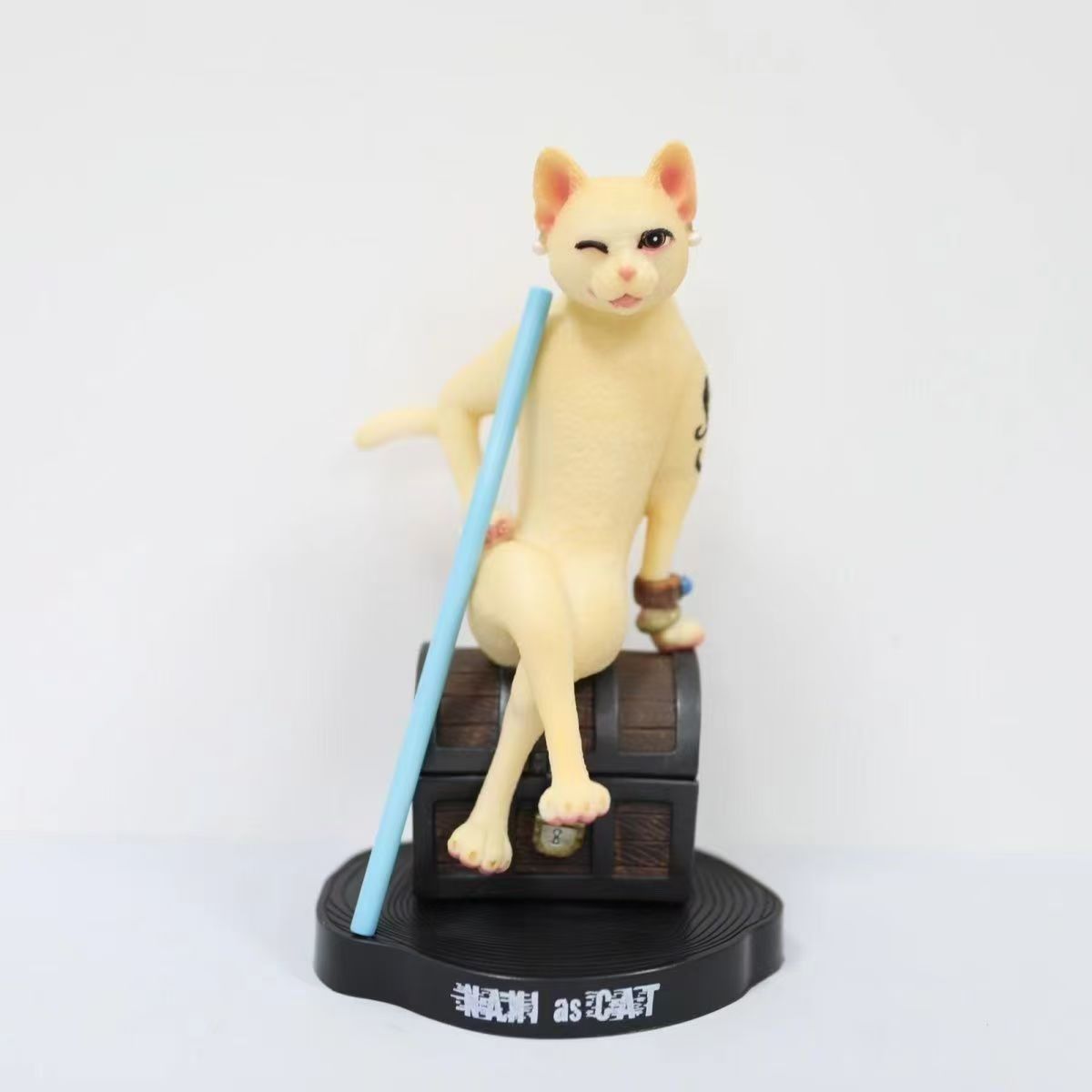 Straw Hats as Animals Figure